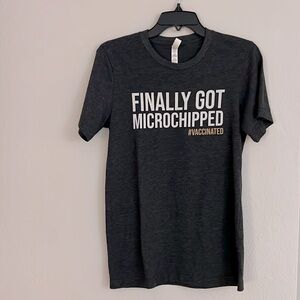 Bella+Canvas T-Shirt “Finally Got Microchipped #Vaccinated”, color gray, Small